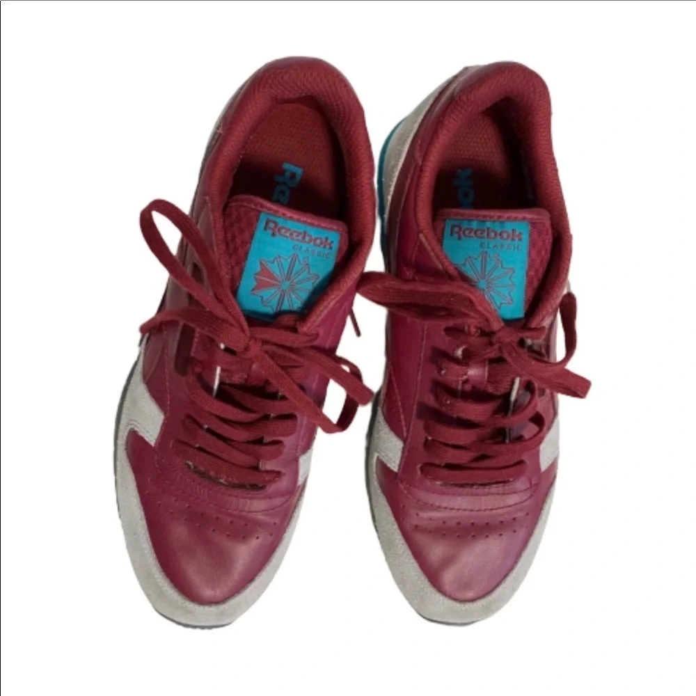 Men’s Reebok classic athletic shoes BD4413 size 9